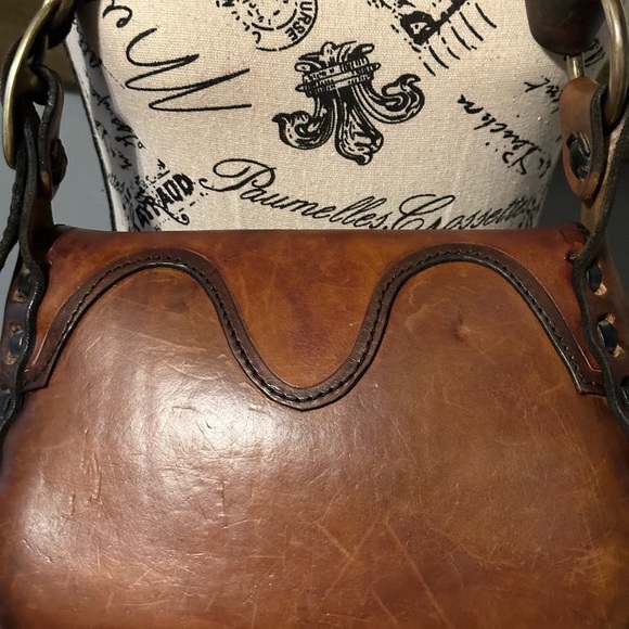 One of a kind hand tooled leather bag with eagle and brass hardware - Picture 7 of 7